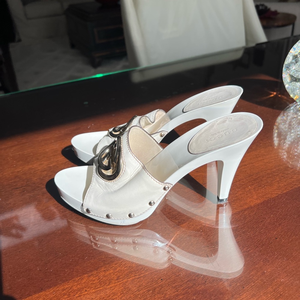 White leather GG Gucci clog sandals size 37